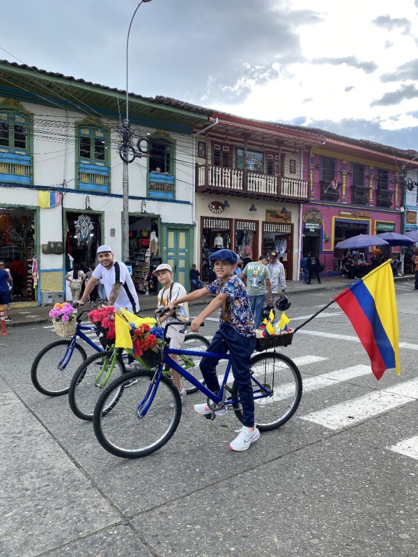 TOUR POR FILANDIA / BICICLETAS CLASICAS / 7016-1 - Imagen 2