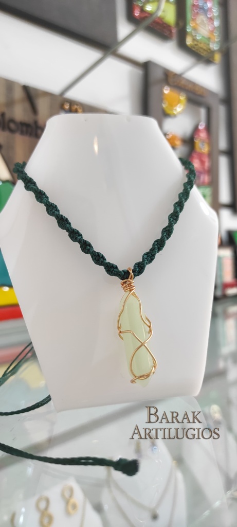 COLLAR CUARZO NEON ORO GOLFI CON MACRAMÉ  - BARAK ARTILUGIOS - 8006-C-3
